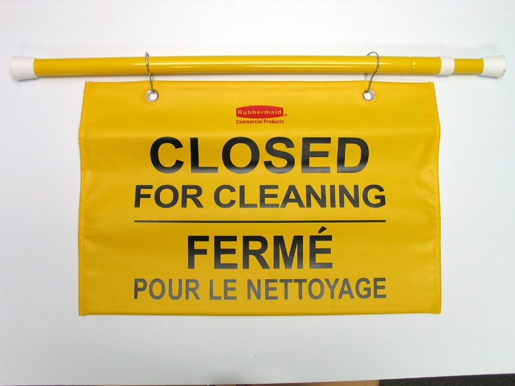 Modellbeispiel: Rückseite des Warnschilds -Closed for Cleaning- in englisch/französisch (Art. 12145)
