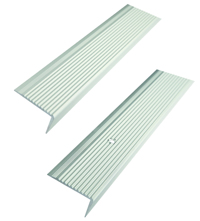 Modellbeispiele: Treppenkantenprofil aus Aluminium, geriffelt (Art. 36028-02, 36028-01)