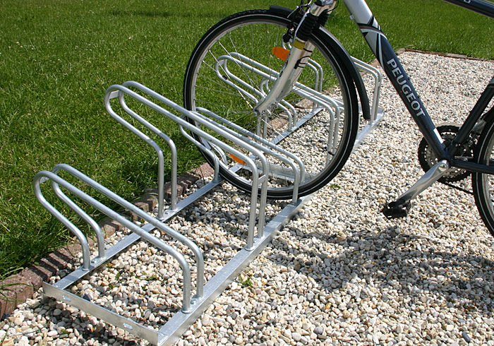 Anwendungsbeispiel: Fahrradständer -Nil Classic-, 6 Radstände, einseitig (Art. 10789)
