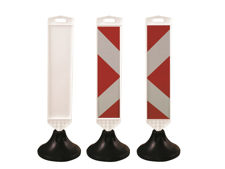 Modellbeispiele: Minibake mit Bakenfuß,  wahlweise weiß oder rot/weiß mit Richtungspfeil (Art. v.l. 12912, 35989, 35990)