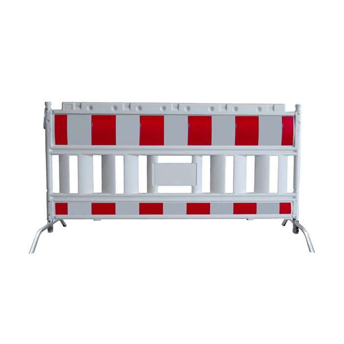 Schrankenzaun -Euro2-, Länge 2150 mm, rot/weiß, mit schwenkbaren Stahlfüßen